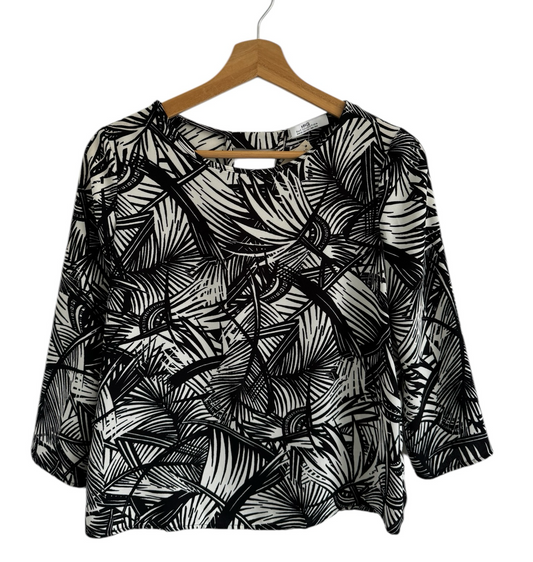 Blusa floral B/N